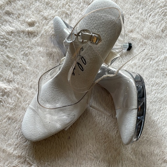 Fancy High Heels - Picture 3 of 5